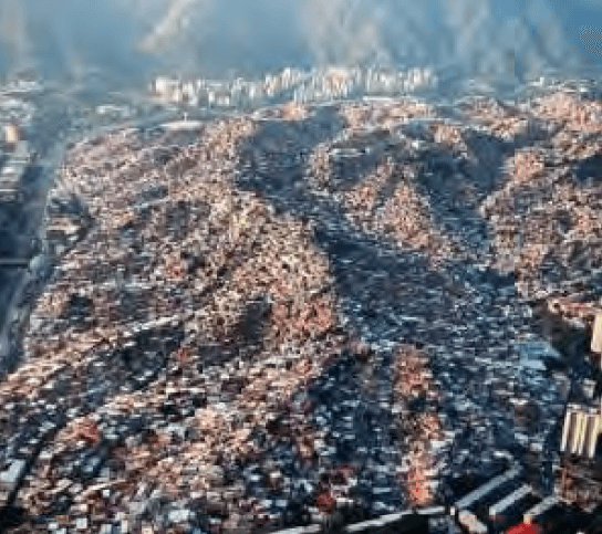 Figura 47. Barrios de Petare, Caracas. F / Google Imágenes.